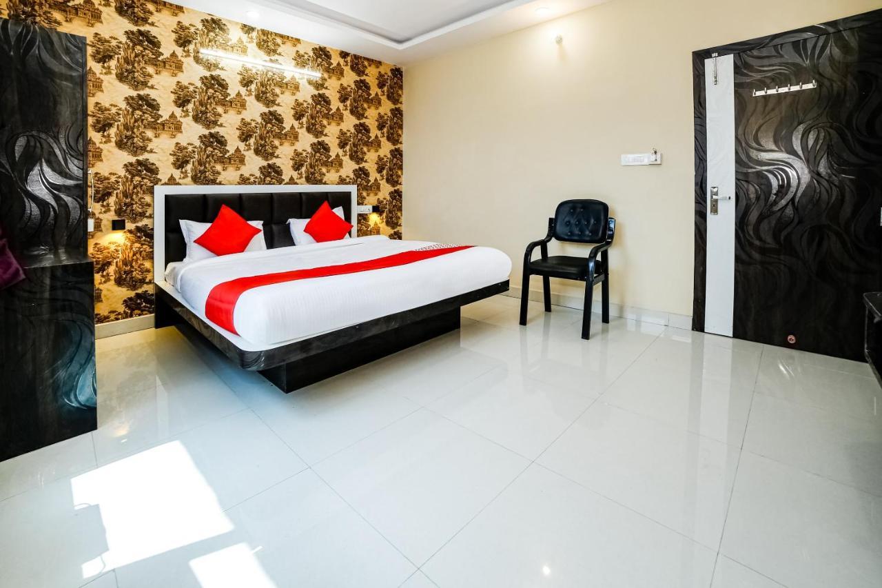 Oyo 41923 Prema Kunj Resort Jhānsi Eksteriør bilde