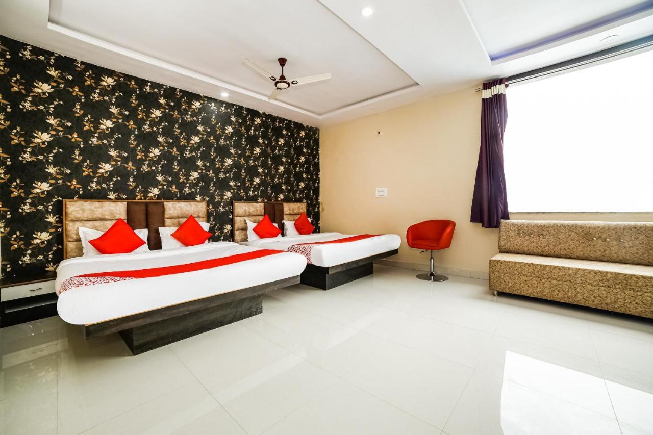 Oyo 41923 Prema Kunj Resort Jhānsi Eksteriør bilde