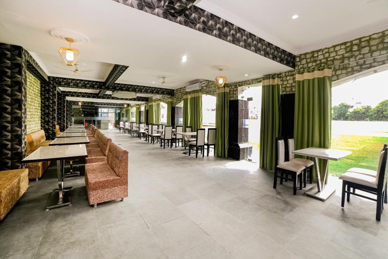 Oyo 41923 Prema Kunj Resort Jhānsi Eksteriør bilde